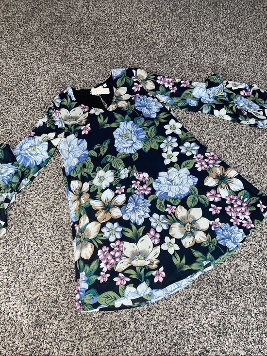 Sun n Moon Dresses & Skirts - Bohemian Ruffle Sleeve V Neck Vibrant Floral Shift Dress Woman’s Size M | NWT